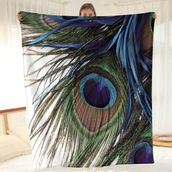 Peacock Super Soft Comfortable Plush Throw Blanket 50”x60” - Picture 2 of 3